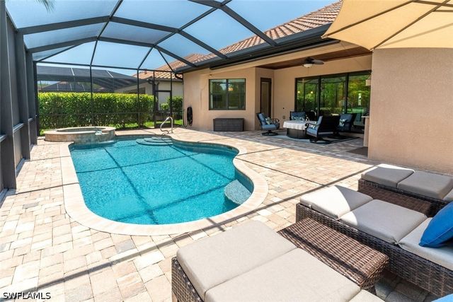 9372 Vercelli CT, Naples, FL 34113