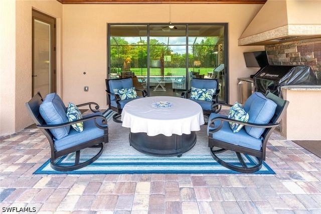 9372 Vercelli CT, Naples, FL 34113