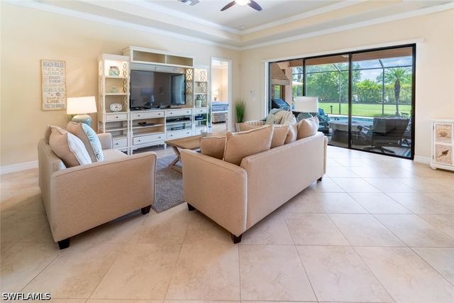 9372 Vercelli CT, Naples, FL 34113