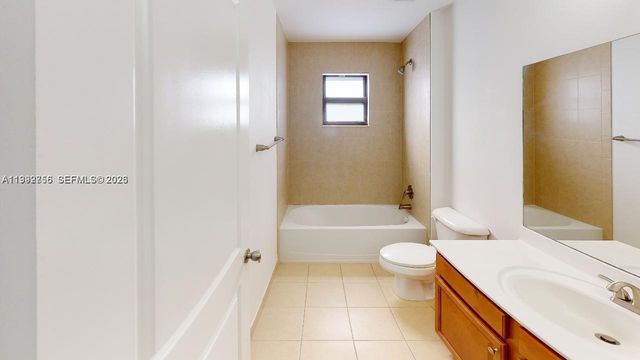 460 NE 194th Ter 460, Miami, FL 33179