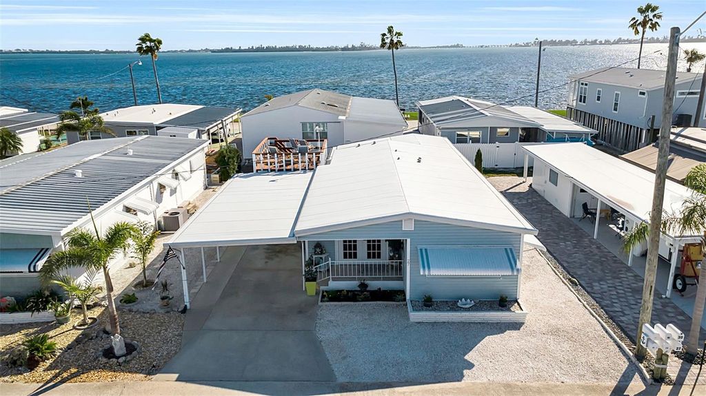 Image 12 of property listing at 10315 CORTEZ ROAD W 27F, Bradenton, FL 34210