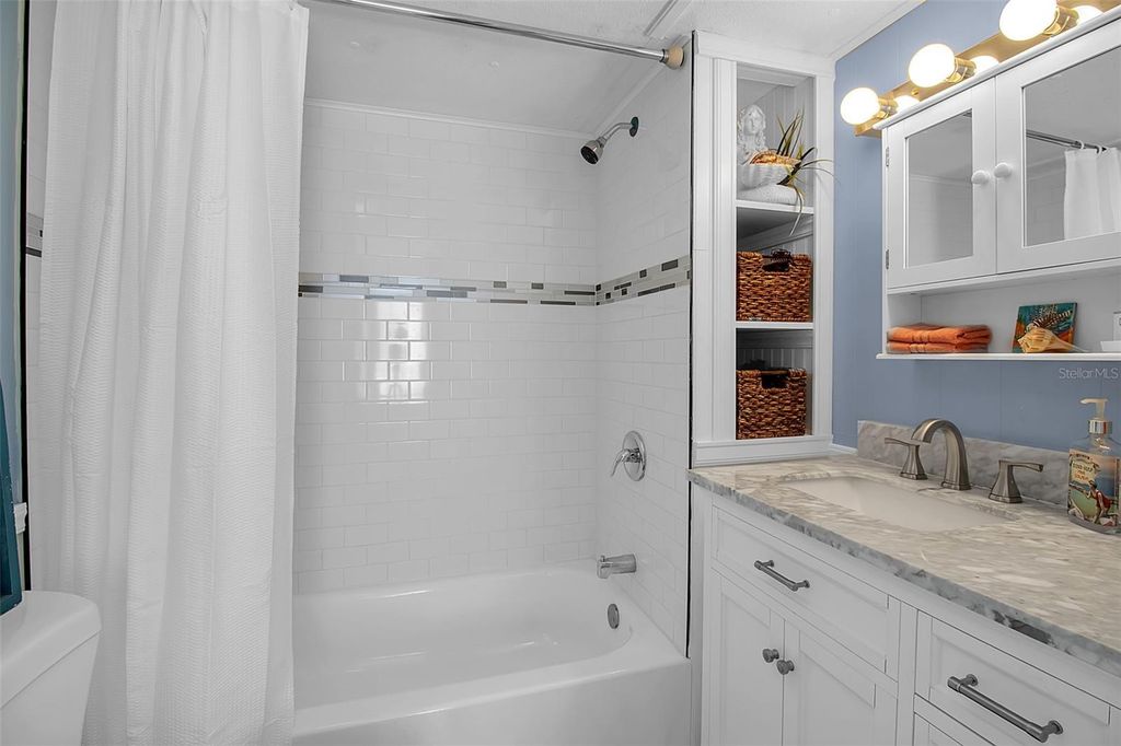 Image 21 of property listing at 10315 CORTEZ ROAD W 27F, Bradenton, FL 34210