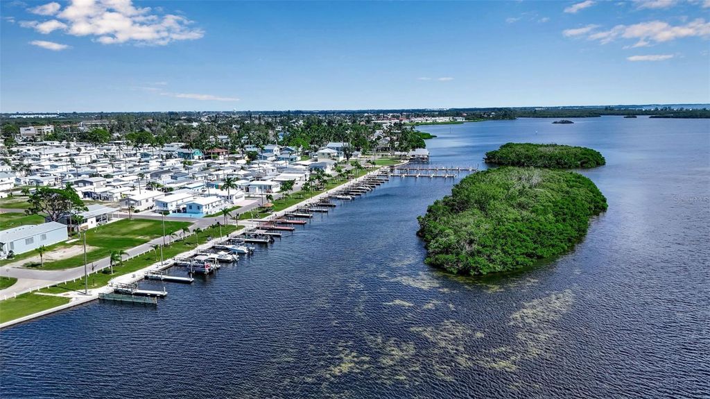 Image 34 of property listing at 10315 CORTEZ ROAD W 27F, Bradenton, FL 34210