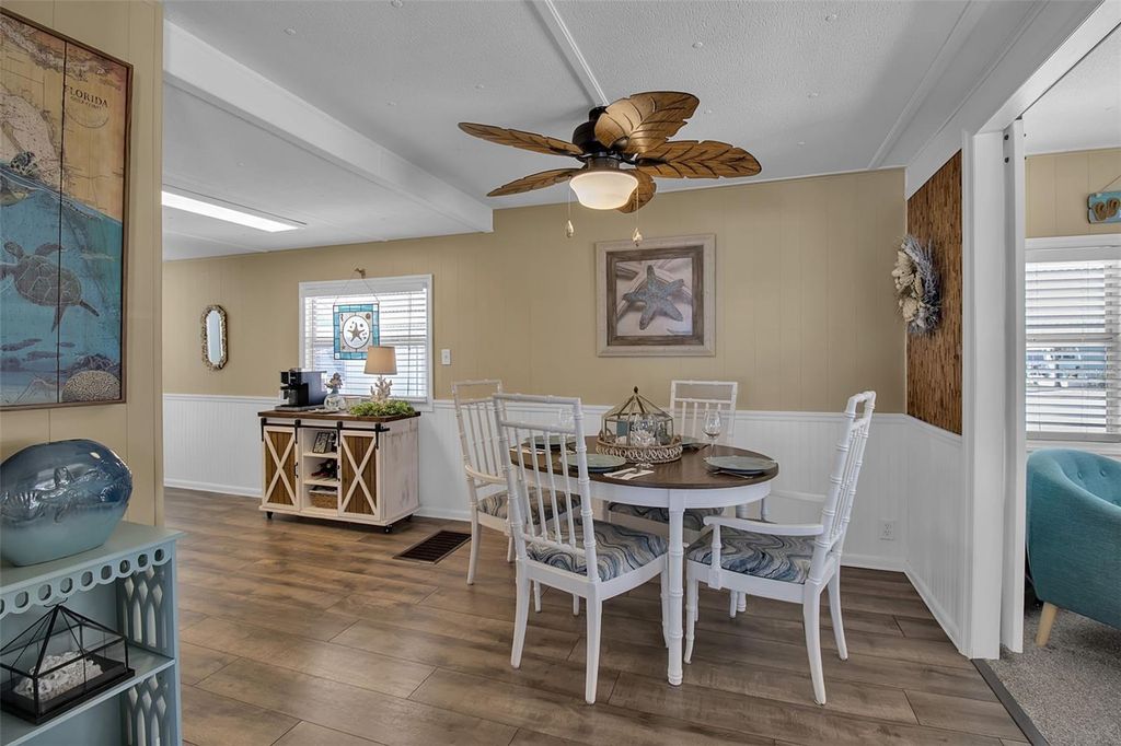 Image 5 of property listing at 10315 CORTEZ ROAD W 27F, Bradenton, FL 34210