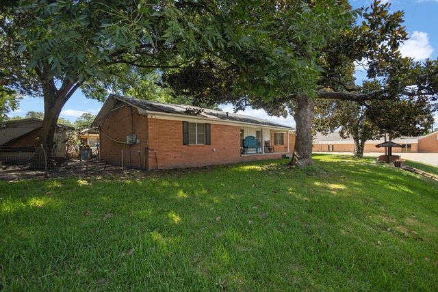 400 N Motley, Overton, TX 75684