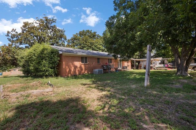 400 N Motley, Overton, TX 75684