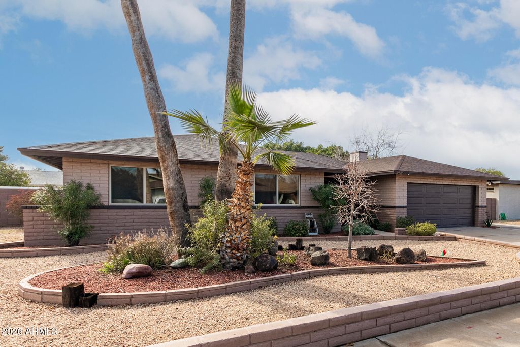 4827 W LAS PALMARITAS Drive, Glendale, AZ 85302