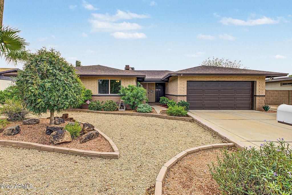 4827 W LAS PALMARITAS Drive, Glendale, AZ 85302 — photo 2