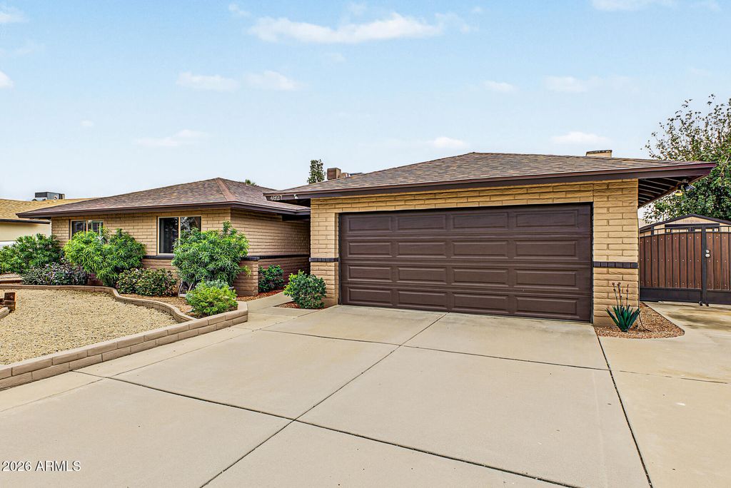 4827 W LAS PALMARITAS Drive, Glendale, AZ 85302 — photo 4