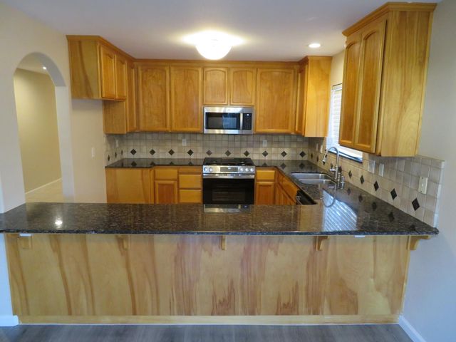 4 Rasha Ct, Sacramento, CA 95831