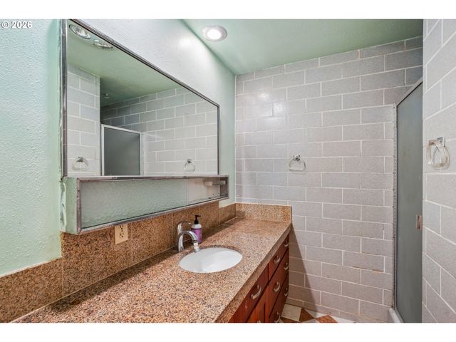 10975 Sw WALNUT St, Portland, OR 97223