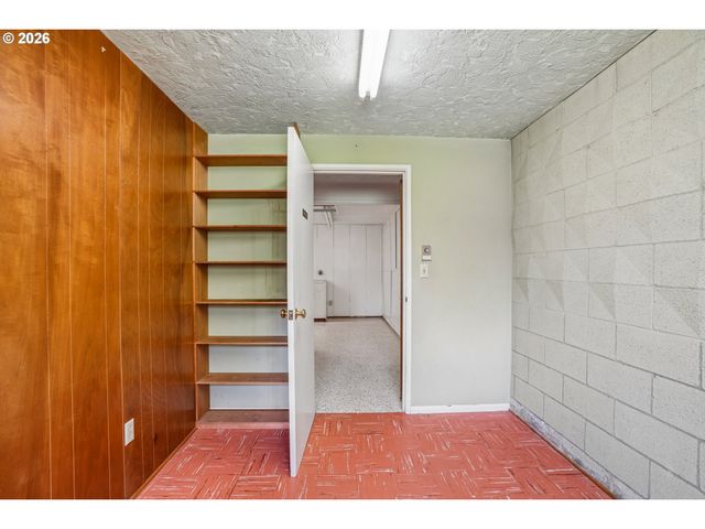 10975 Sw WALNUT St, Portland, OR 97223