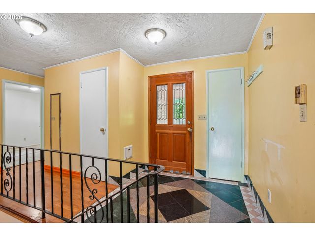 10975 Sw WALNUT St, Portland, OR 97223