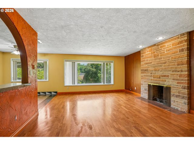 10975 Sw WALNUT St, Portland, OR 97223