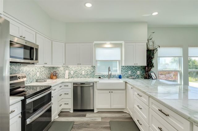 13817 Doubloon Avenue, Galveston, TX 77554