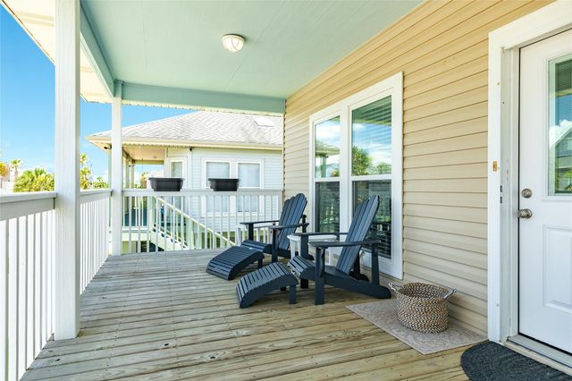 13817 Doubloon Avenue, Galveston, TX 77554