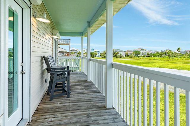 13817 Doubloon Avenue, Galveston, TX 77554