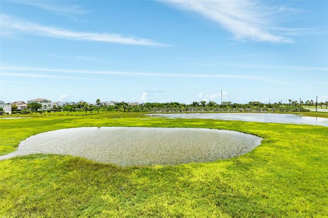 13817 Doubloon Avenue, Galveston, TX 77554