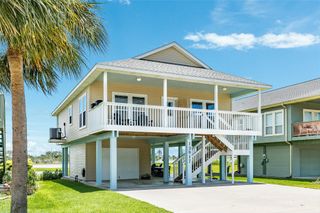 13817 Doubloon Avenue, Galveston, TX 77554