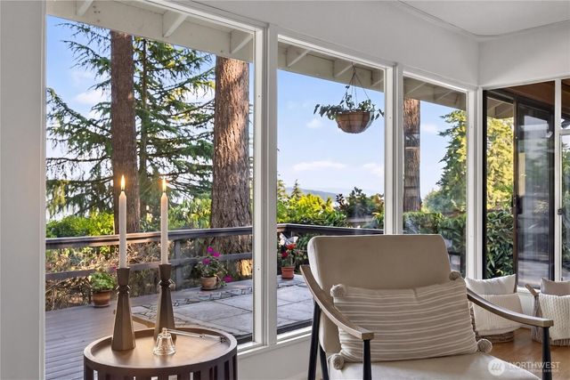 15804 35th Avenue NE, Lake Forest Park, WA 98155