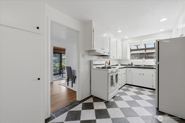 15804 35th Avenue NE, Lake Forest Park, WA 98155