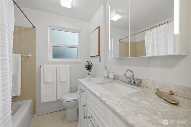 15804 35th Avenue NE, Lake Forest Park, WA 98155