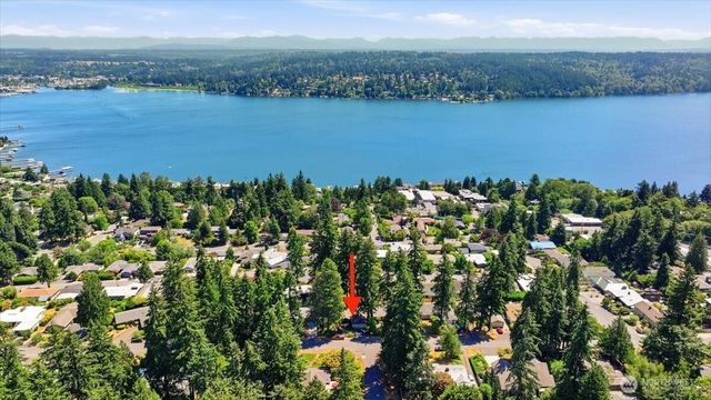 15804 35th Avenue NE, Lake Forest Park, WA 98155