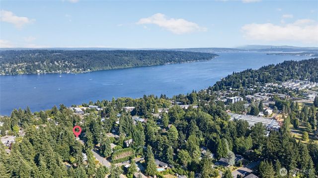 15804 35th Avenue NE, Lake Forest Park, WA 98155