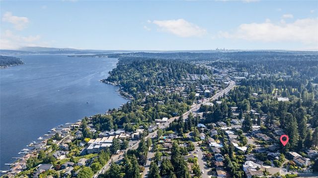15804 35th Avenue NE, Lake Forest Park, WA 98155