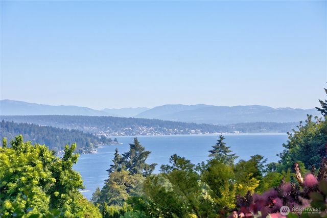 15804 35th Avenue NE, Lake Forest Park, WA 98155