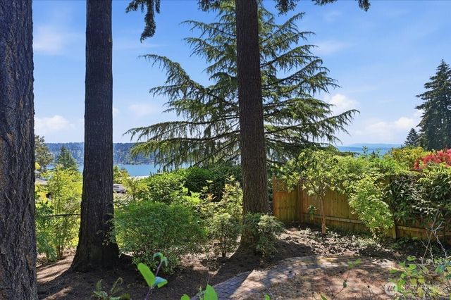 15804 35th Avenue NE, Lake Forest Park, WA 98155