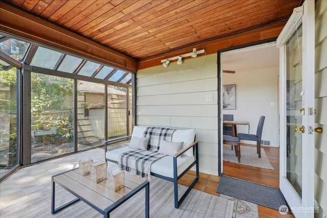 15804 35th Avenue NE, Lake Forest Park, WA 98155