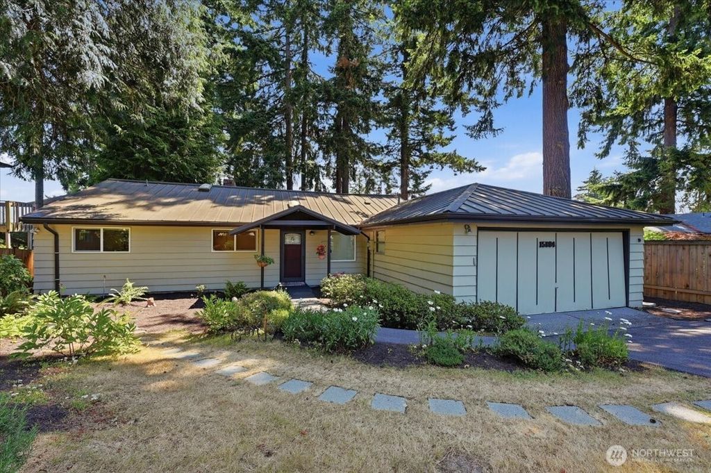 15804 35th Avenue NE, Lake Forest Park, WA 98155