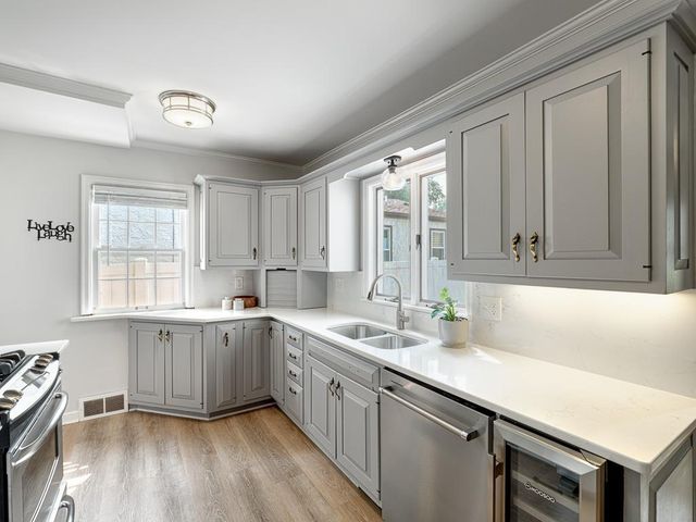 1626 Pinehurst Avenue, Saint Paul, MN 55116