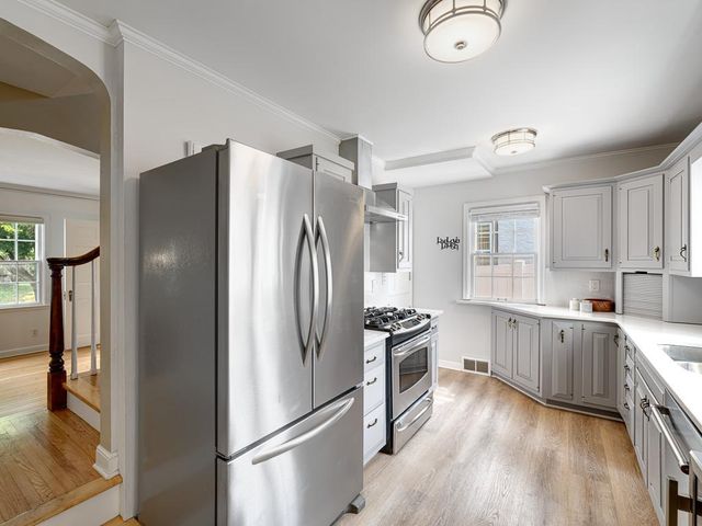 1626 Pinehurst Avenue, Saint Paul, MN 55116