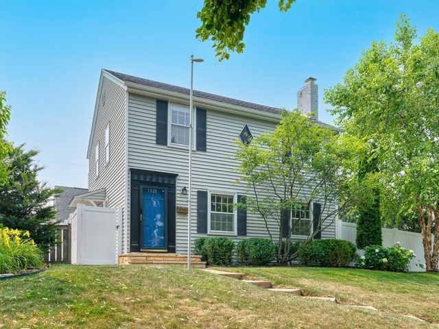 1626 Pinehurst Avenue, Saint Paul, MN 55116