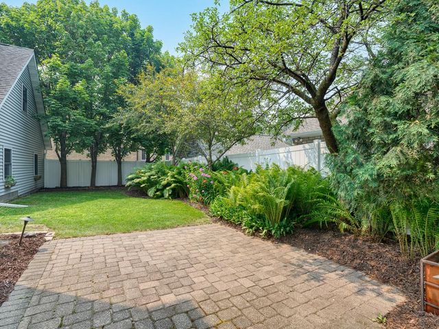 1626 Pinehurst Avenue, Saint Paul, MN 55116