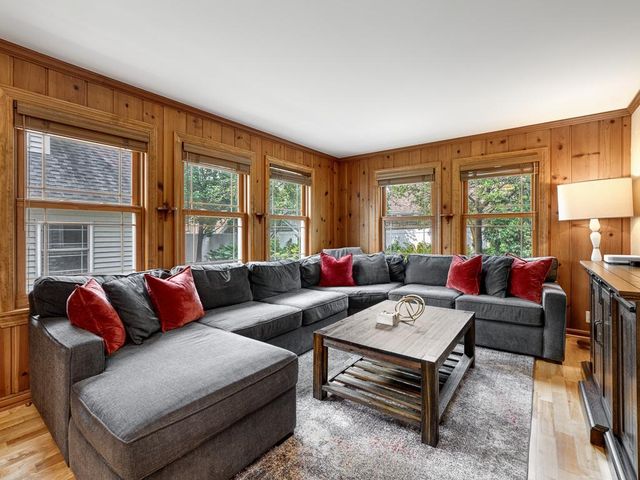 1626 Pinehurst Avenue, Saint Paul, MN 55116