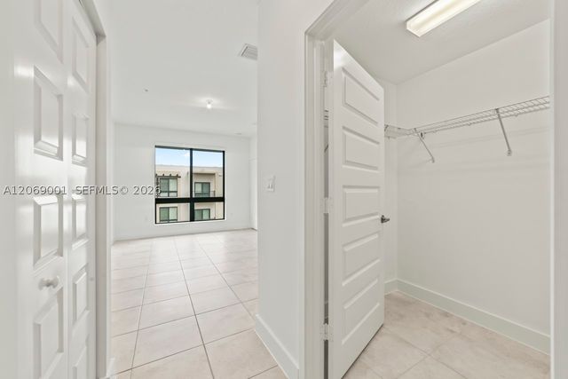 8301 NW 41st St B-408, Doral, FL 33166