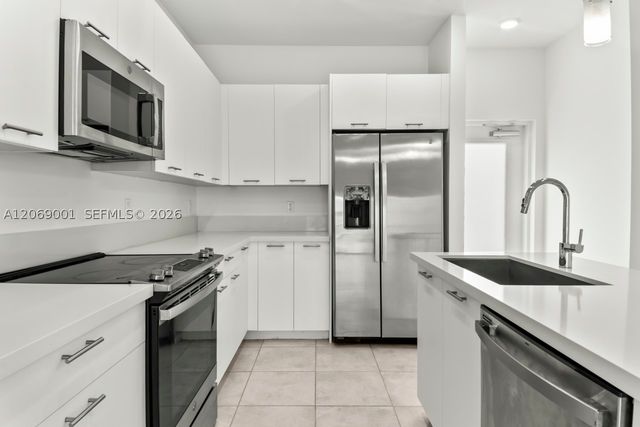 8301 NW 41st St B-408, Doral, FL 33166
