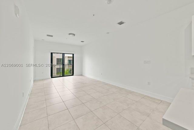 8301 NW 41st St B-408, Doral, FL 33166