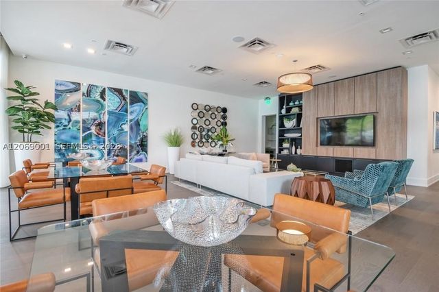 8301 NW 41st St B-408, Doral, FL 33166
