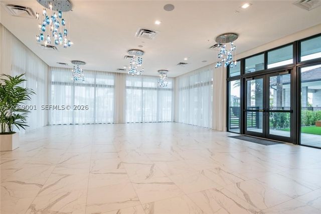 8301 NW 41st St B-408, Doral, FL 33166