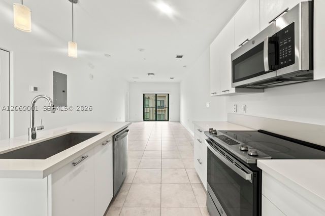 8301 NW 41st St B-408, Doral, FL 33166
