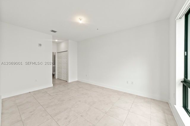 8301 NW 41st St B-408, Doral, FL 33166