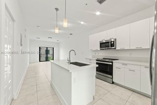 8301 NW 41st St B-408, Doral, FL 33166