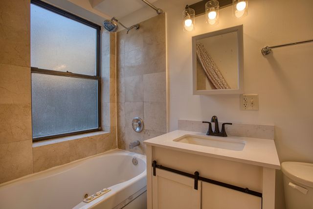 7520 N Winchester Avenue GE, Chicago, IL 60626