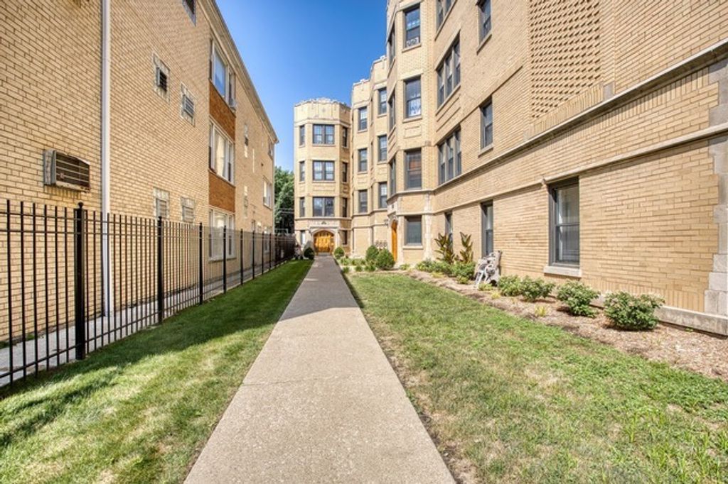 7520 N Winchester Avenue GE, Chicago, IL 60626