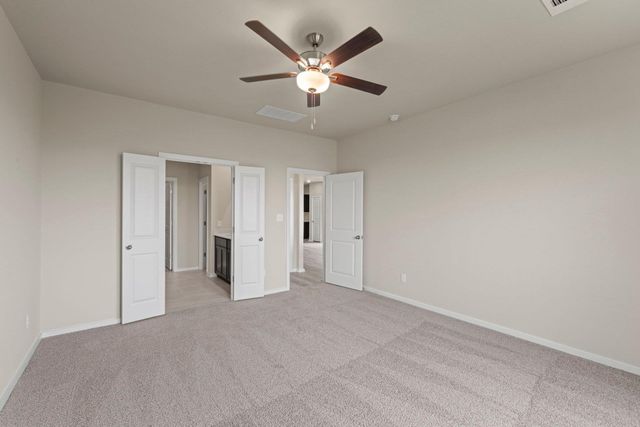 105 Backwood PASS, Taylor, TX 76574
