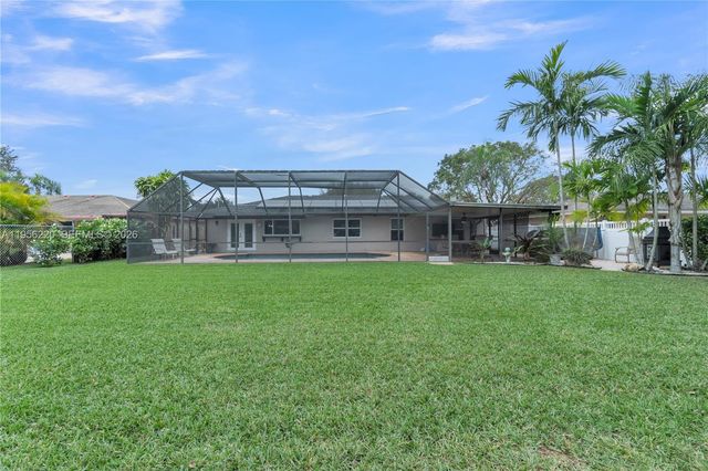 12541 SW 11th Ct, Davie, FL 33325